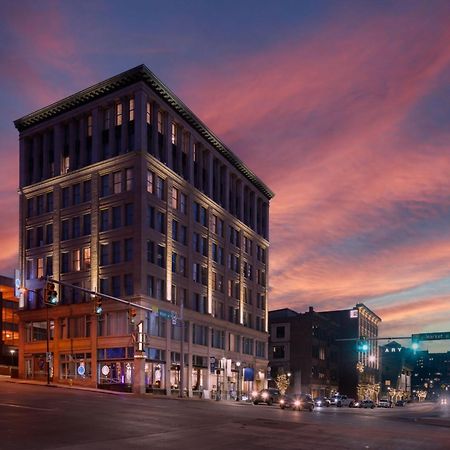 Blu-Tique, Akron, A Tribute Portfolio Hotel エクステリア 写真