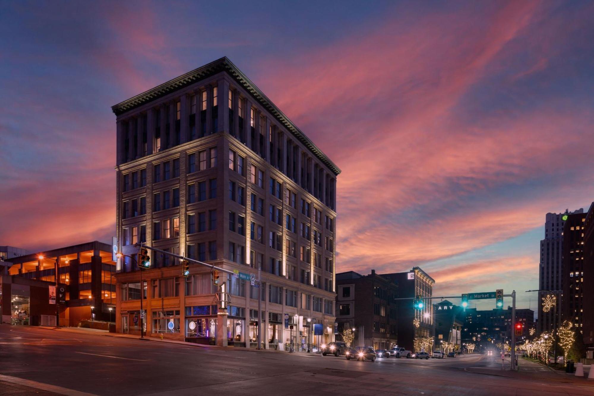 Blu-Tique, Akron, A Tribute Portfolio Hotel エクステリア 写真